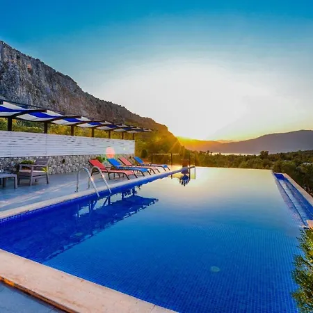 Willa Harika Deniz Ve Doga Manzarali Villa Mert Kaş