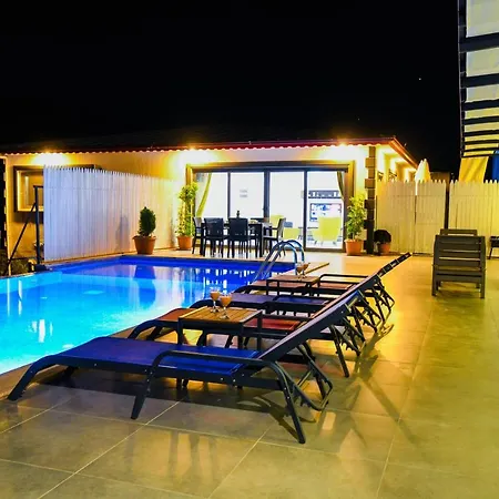 Harika Deniz Ve Doga Manzarali Villa Mert Willa Kaş