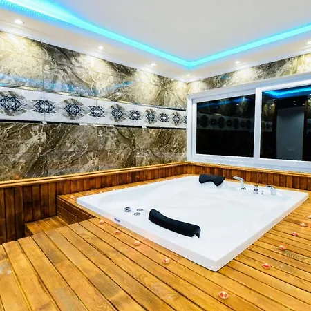 Harika Deniz Ve Doga Manzarali Villa Mert Kaş